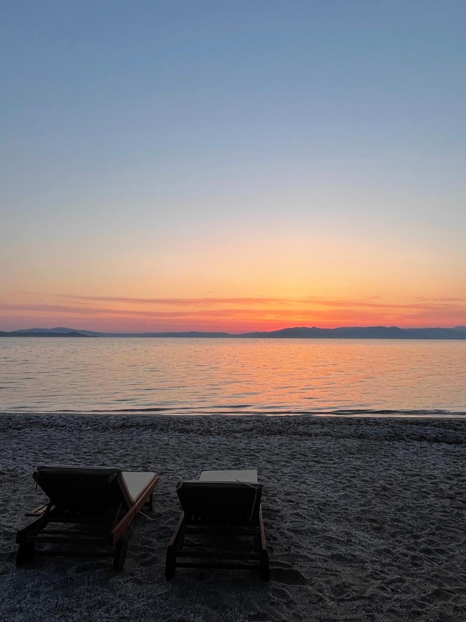 Tiki Beach Studios Nea Makri Exterior foto